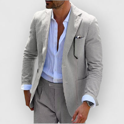 Traje de verano para hombre en rayas de seersucker con chaqueta y pantalones