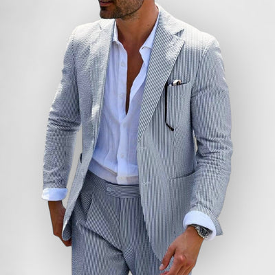 Traje de verano para hombre en rayas de seersucker con chaqueta y pantalones